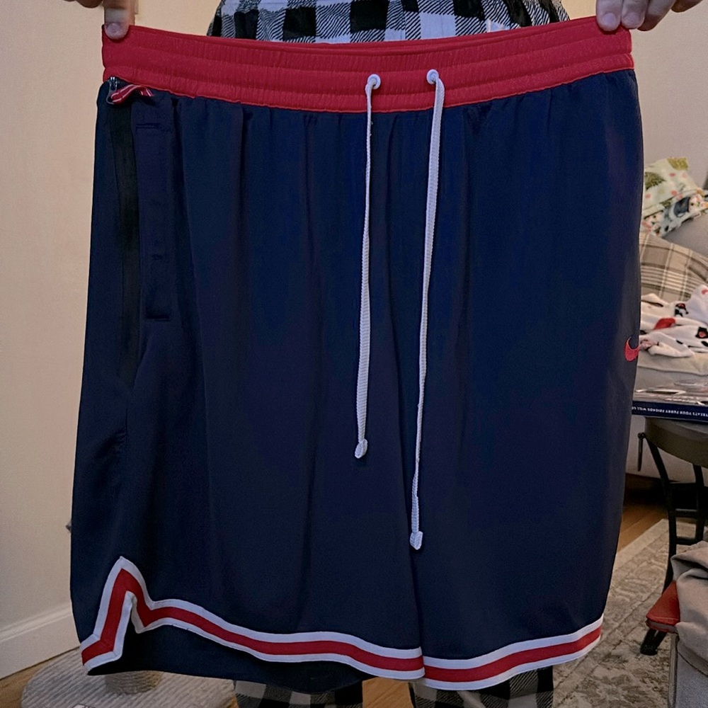 Men’s Nike dry fit basketball shorts